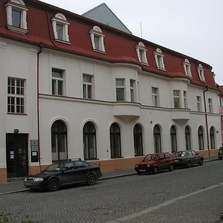 Hotel Mrazek Pardubice Luaran gambar