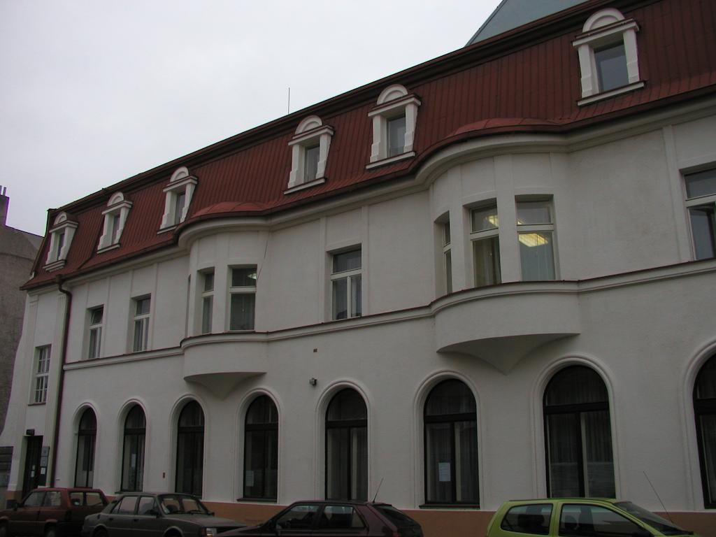 Hotel Mrazek Pardubice Luaran gambar