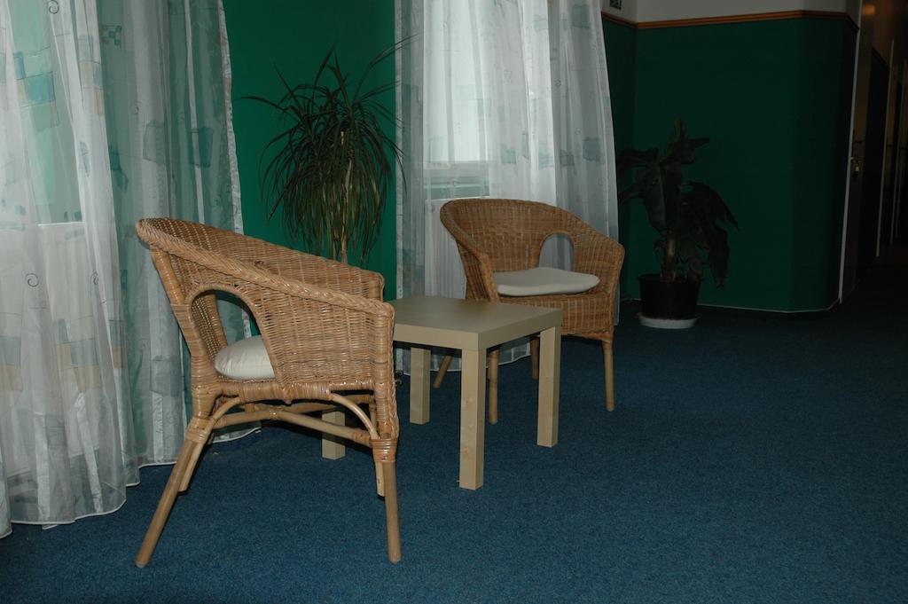 Hotel Mrazek Pardubice Luaran gambar